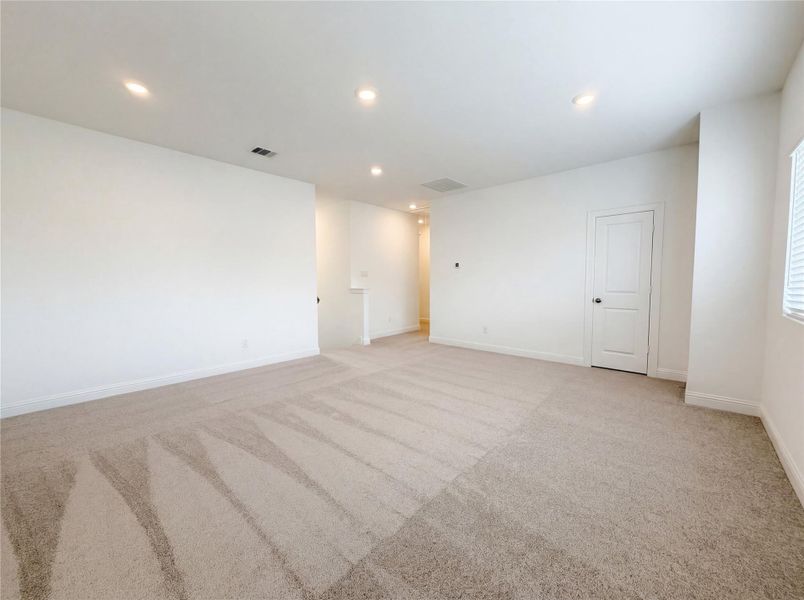 Spacious, unfurnished interior of a new home in The Highlands, Porter (Image 19).