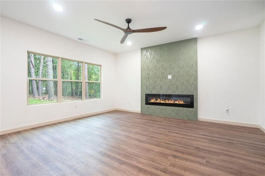 Spacious, unfurnished interior of a new home in , Conyers (Image 11).