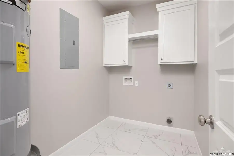 Spacious, unfurnished interior of a new home in , San Juan (Image 12).