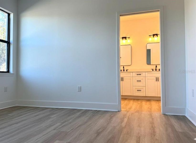 Spacious, unfurnished interior of a new home in , North Port (Image 10).