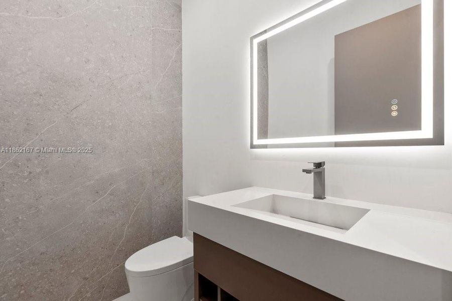 Furnished interior view inside a new home in , Fort Lauderdale (Image 31).