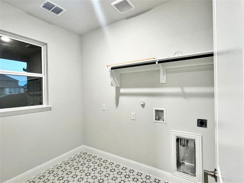 Spacious, unfurnished interior of a new home in Northlake Estates 65s, Little Elm (Image 26).