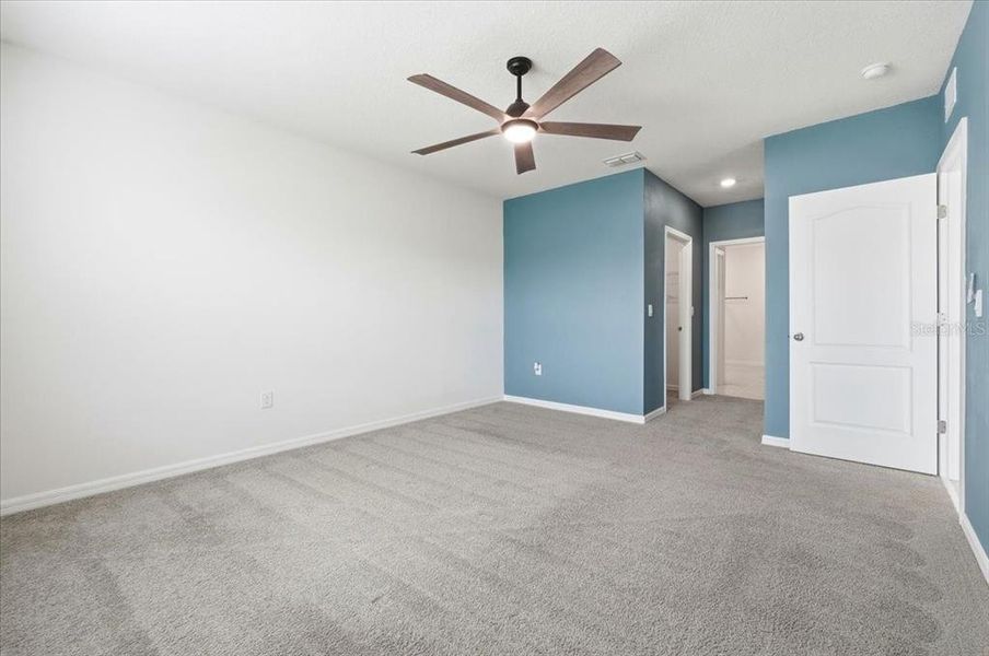 Spacious, unfurnished interior of a new home in , Lakeland (Image 28).