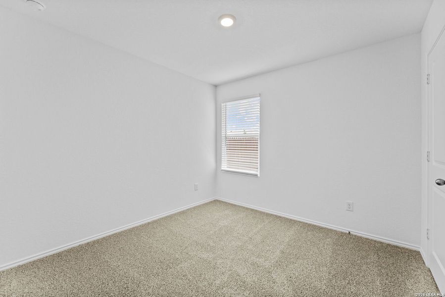 Spacious, unfurnished interior of a new home in Avenida, Converse (Image 14).
