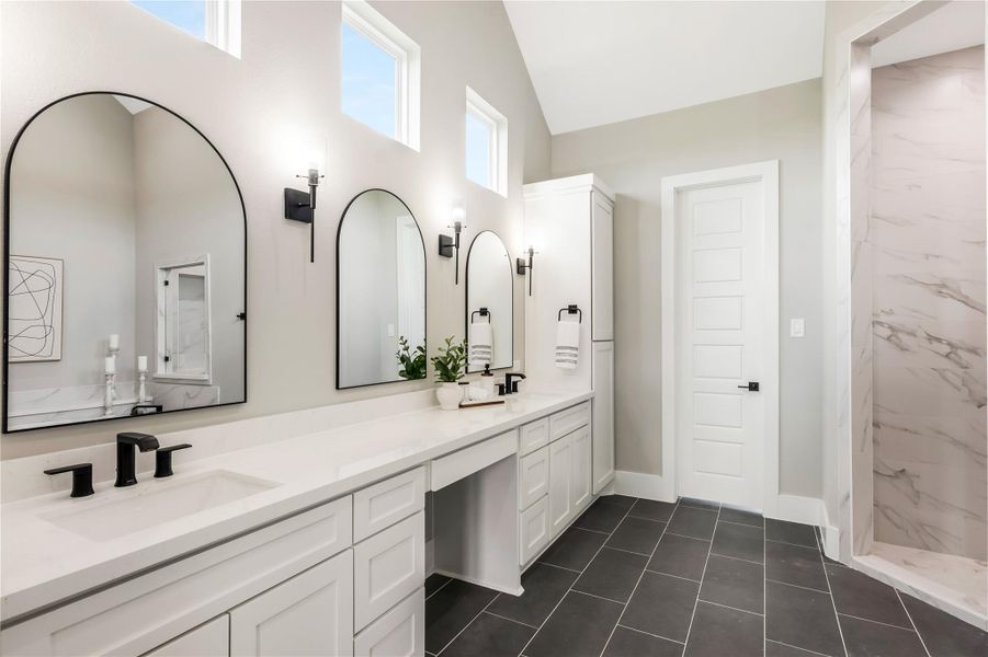 Large shower with gorgeous tile, and contemporary finishes, a luxurious and functional space. Large shower with gorgeous tile, and contemporary finishes, a luxurious and functional space.