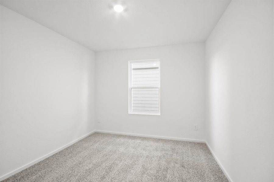 Spacious, unfurnished interior of a new home in Lexington Heights, Willis (Image 11).