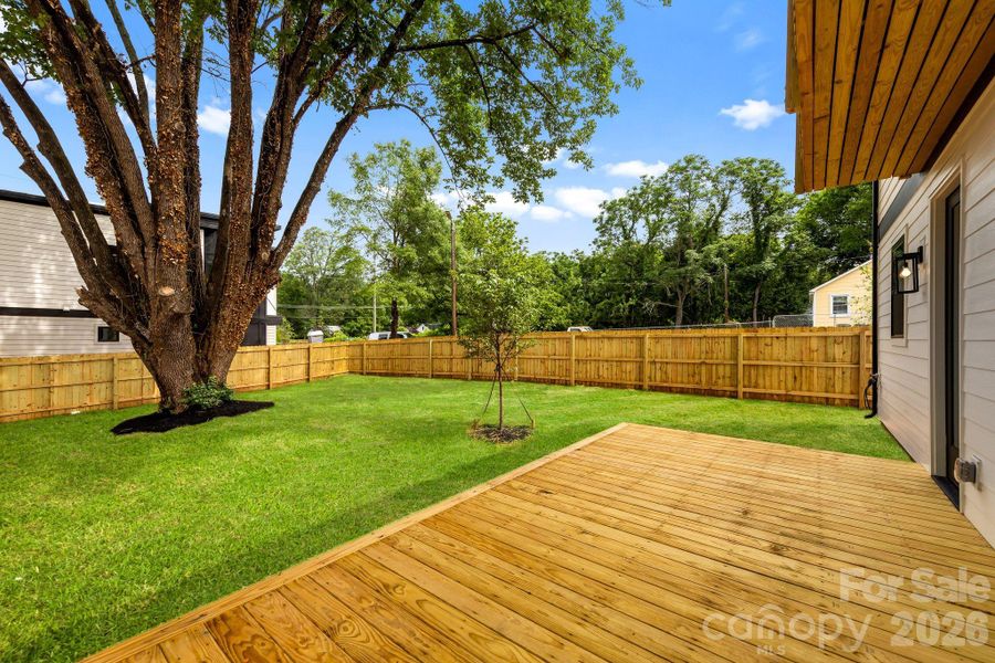 Exterior details and patio area of a home in , Charlotte (Image 4).