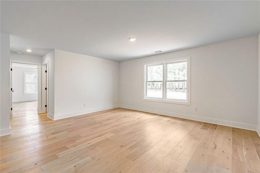 Spacious, unfurnished interior of a new home in , Gainesville (Image 37).