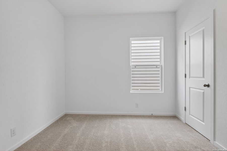 Spacious, unfurnished interior of a new home in Hennersby Hollow, San Antonio (Image 24).