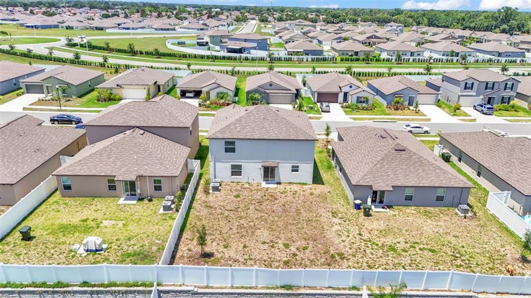 Exterior details and patio area of a home in , Bartow (Image 28).