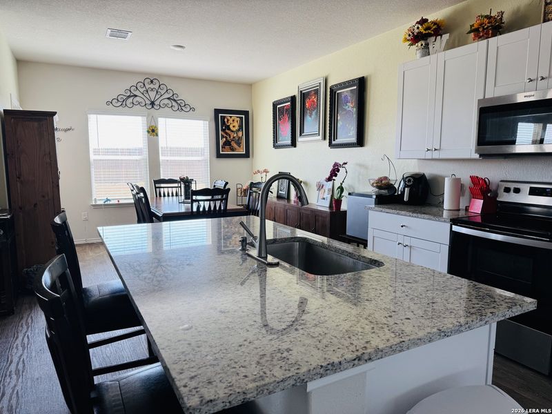 Furnished interior view inside a new home in Winding Creek, New Braunfels (Image 15).