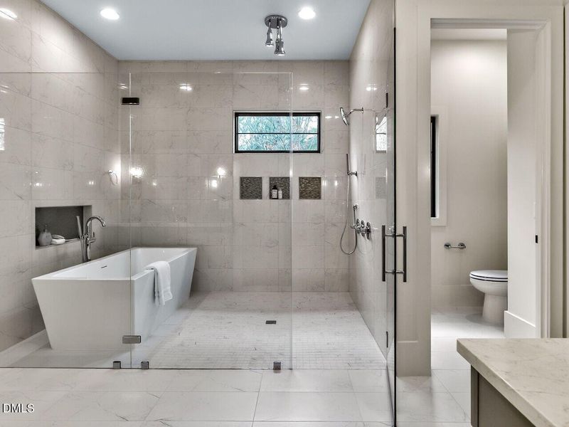 031-1280x960-first-floor-master-bathroom