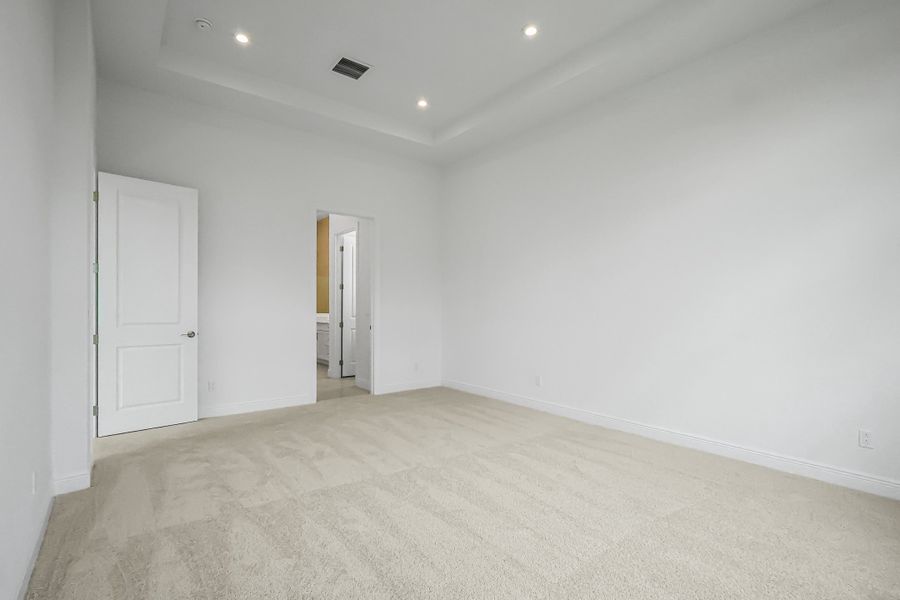 Spacious, unfurnished interior of a new home in Rivella, Port St. Lucie (Image 21).