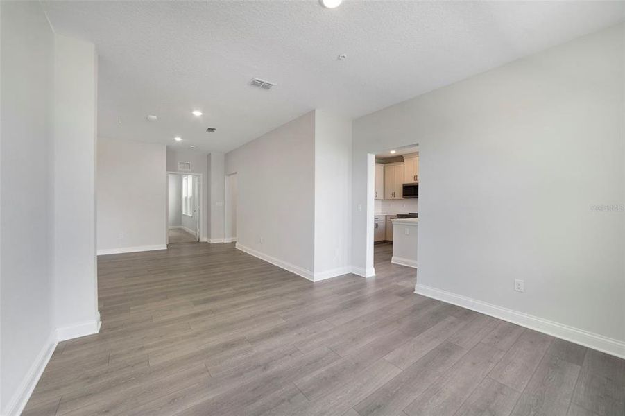 Spacious, unfurnished interior of a new home in Gatherings® of Lake Nona, Orlando (Image 21).