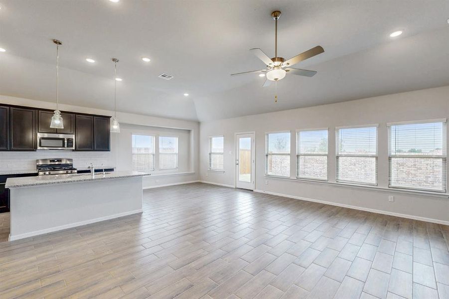 Furnished interior view inside a new home in Mobberly Farms, Pilot Point (Image 12). Furnished interior view inside a new home in Mobberly Farms, Pilot Point (Image 12).