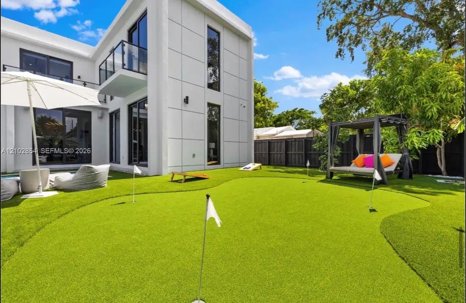 Exterior details and patio area of a home in , Miami (Image 34).