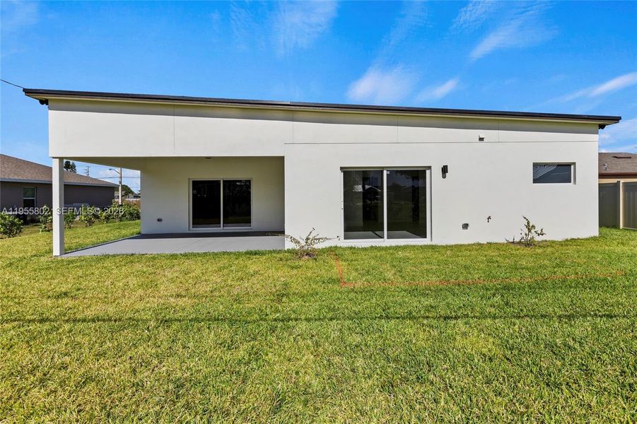 Exterior details and patio area of a home in , Port St. Lucie (Image 17).