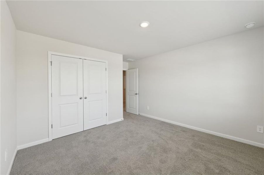 Spacious, unfurnished interior of a new home in Ivey Township, Dallas (Image 28).