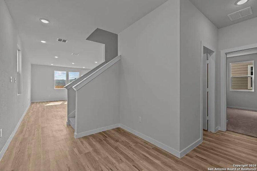 Spacious, unfurnished interior of a new home in Summerlin, San Antonio (Image 14).