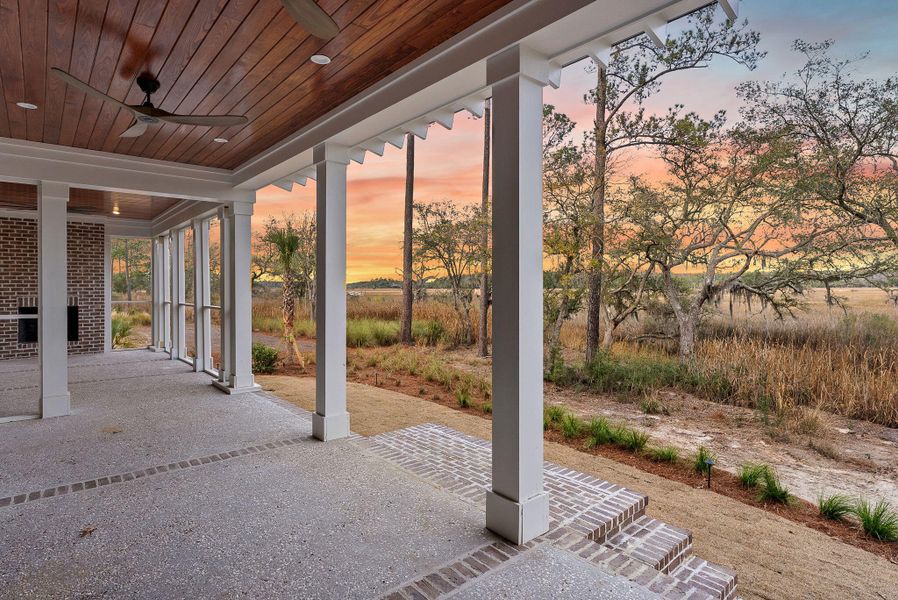Exterior details and patio area of a home in , Ravenel (Image 11).