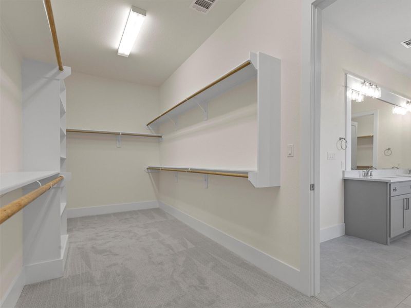 Spacious, unfurnished interior of a new home in , Smithville (Image 43).