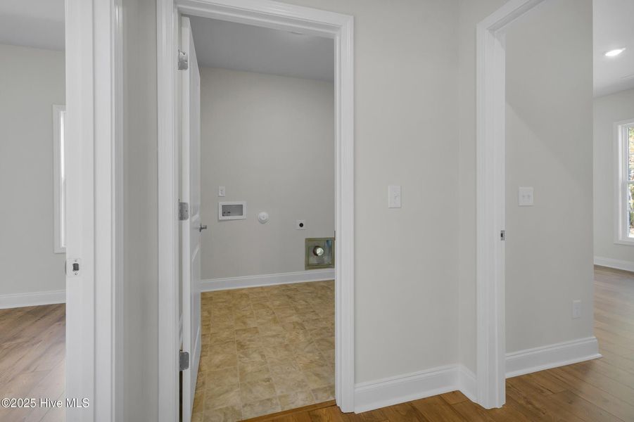 Spacious, unfurnished interior of a new home in Fairfield Harbour, New Bern (Image 23).