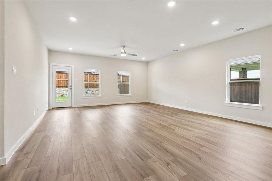 Spacious, unfurnished interior of a new home in Overland Grove, Forney (Image 13).