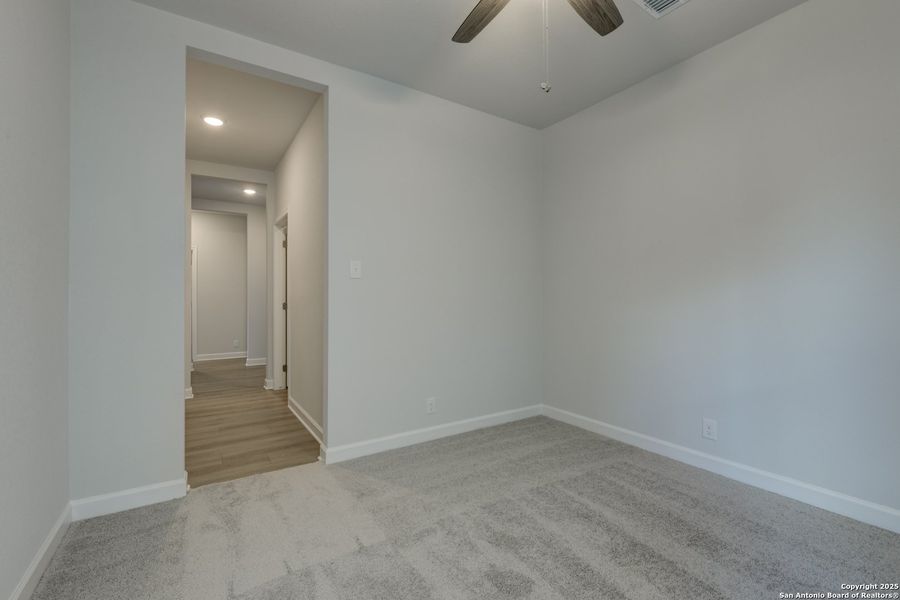 Spacious, unfurnished interior of a new home in Cordova Trails, Seguin (Image 11).