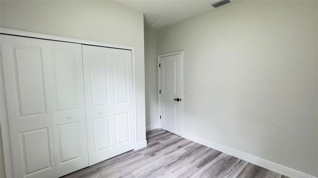 Spacious, unfurnished interior of a new home in , Citrus Springs (Image 14).