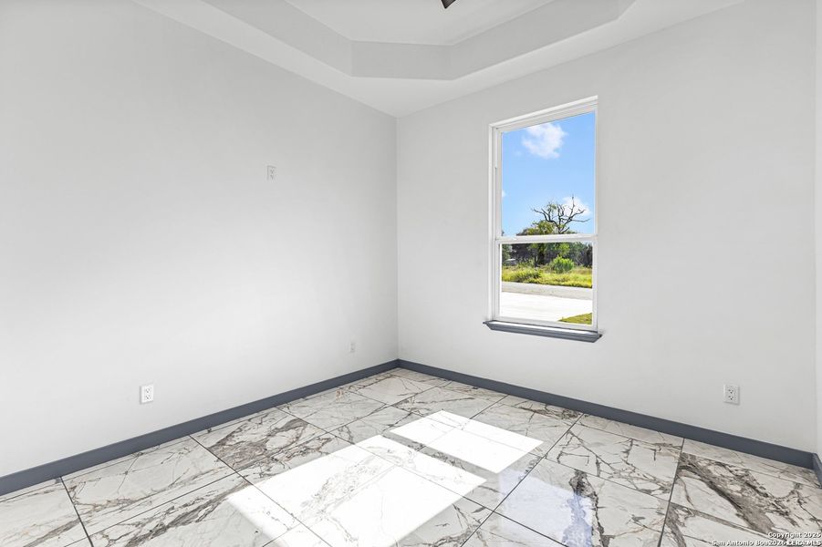 Spacious, unfurnished interior of a new home in , San Antonio (Image 20).