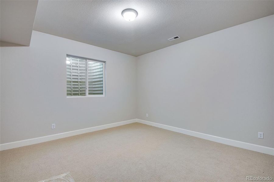 Spacious, unfurnished interior of a new home in Prelude at Sterling Ranch, Littleton (Image 44).