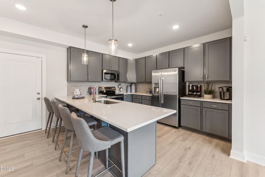 P_RAL_RRE_Tessa_Model_INT_KIT P_RAL_RRE_Tessa_Model_INT_KIT