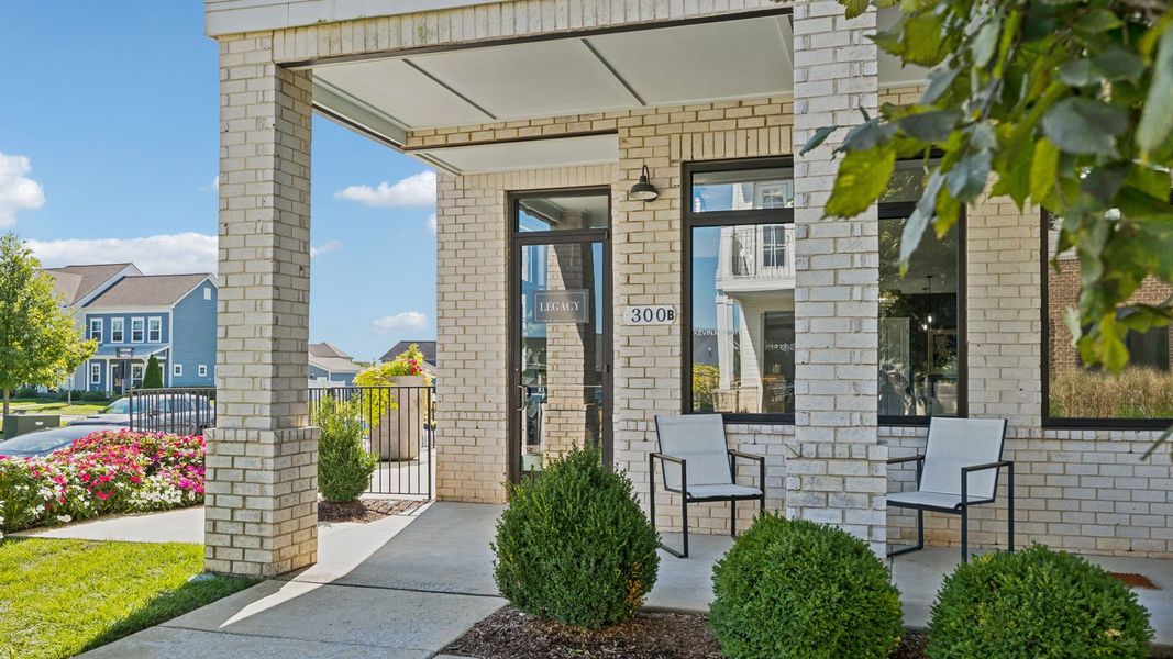 Exterior details and patio area of a home in Harvest Point, Spring Hill (Image 5).