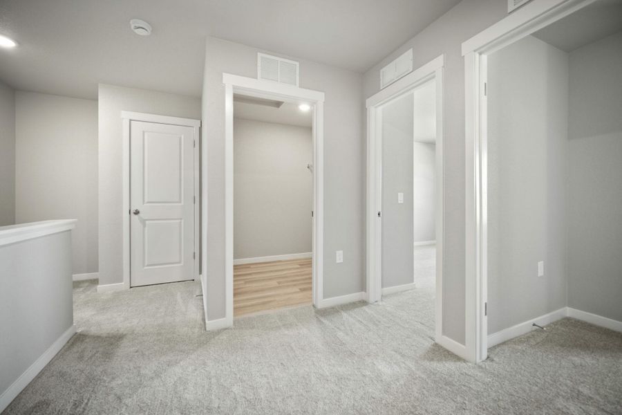 Representative unfurnished interior of a home built from the Cheyenne by View Homes in Aspen Meadows – Townhomes, Colorado Springs (Image 13). Representative unfurnished interior of a home built from the Cheyenne by View Homes in Aspen Meadows – Townhomes, Colorado Springs (Image 13).