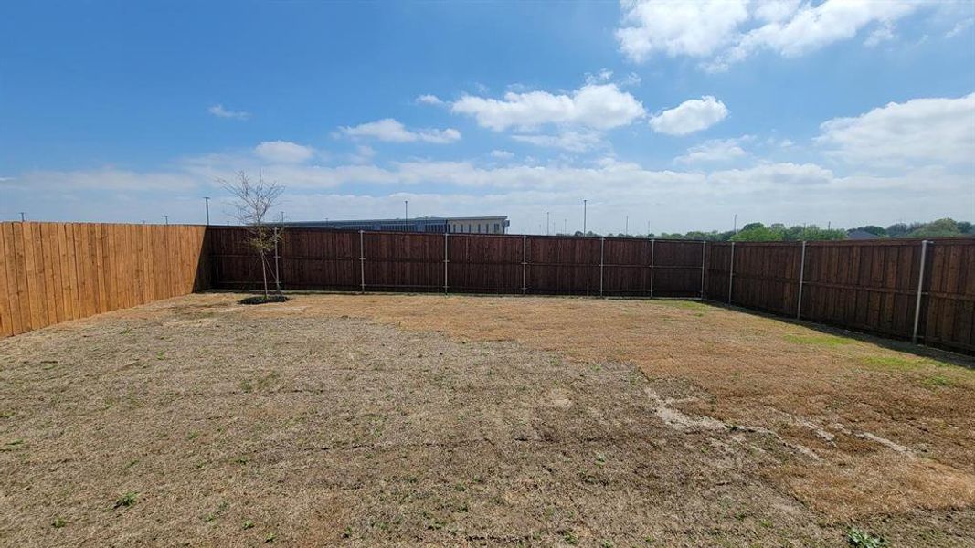 Exterior details and patio area of a home in Longhorn Estates, Fort Worth (Image 2).