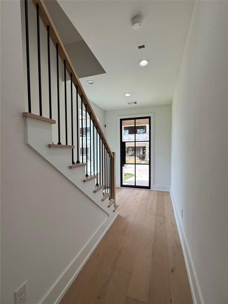 Spacious, unfurnished interior of a new home in , Houston (Image 12).