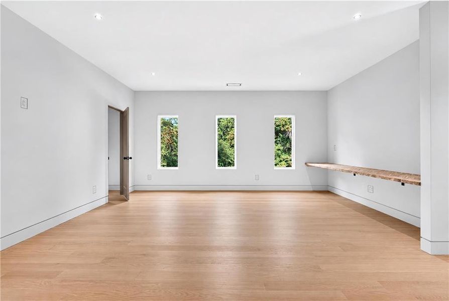Spacious, unfurnished interior of a new home in , Dunwoody (Image 74).