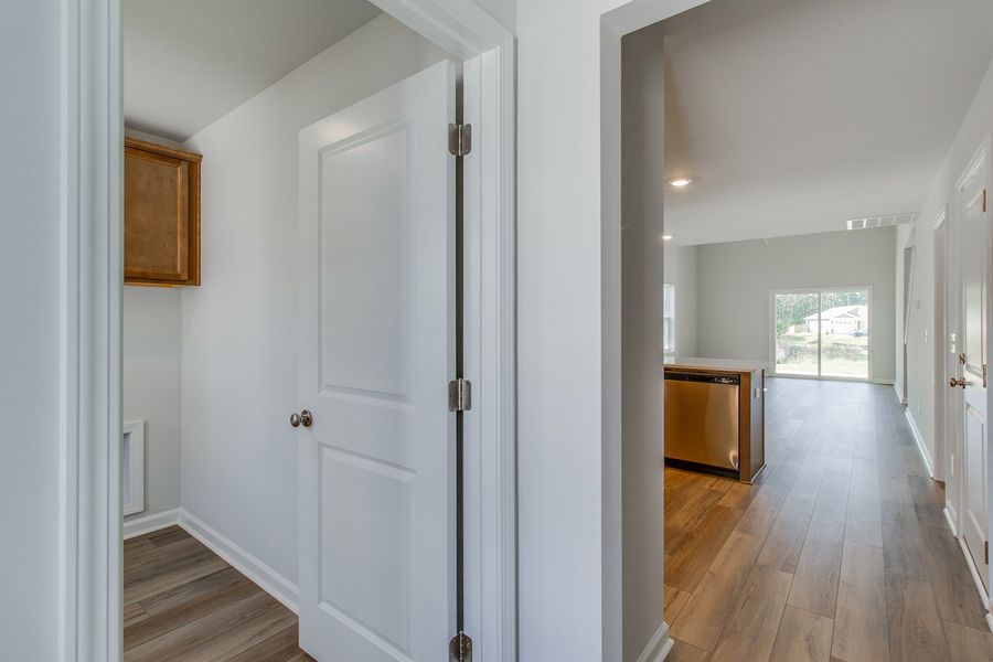 Spacious, unfurnished interior of a new home in Bluefield, Lexington (Image 17).