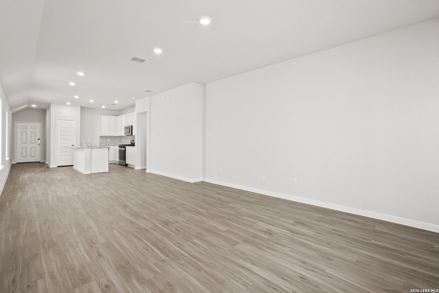 Spacious, unfurnished interior of a new home in Hickory Ridge, Elmendorf (Image 18).