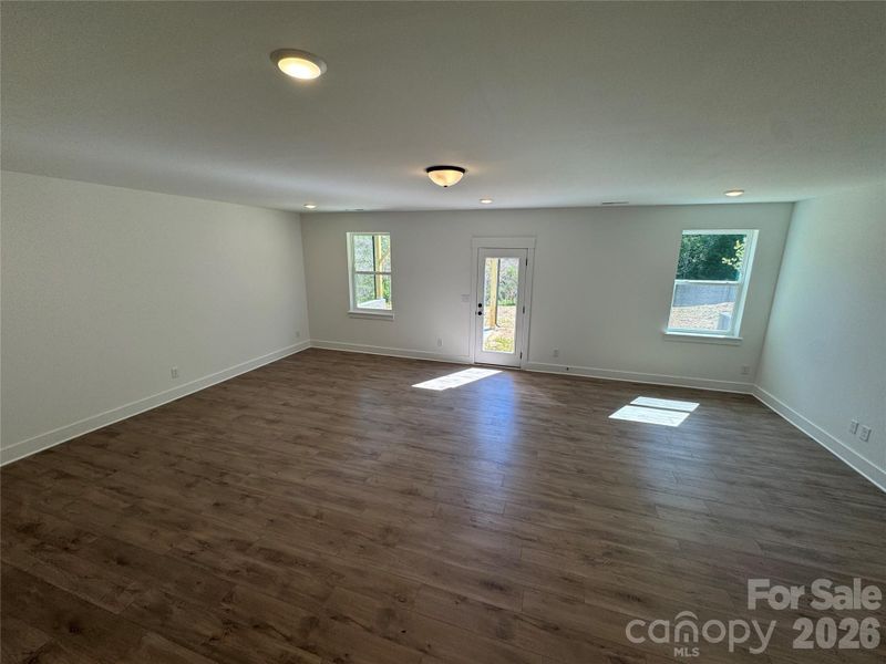 Spacious, unfurnished interior of a new home in Robinson Oaks, Gastonia (Image 27).