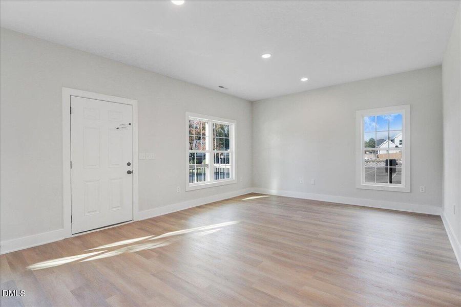 27-106 W Church St-27