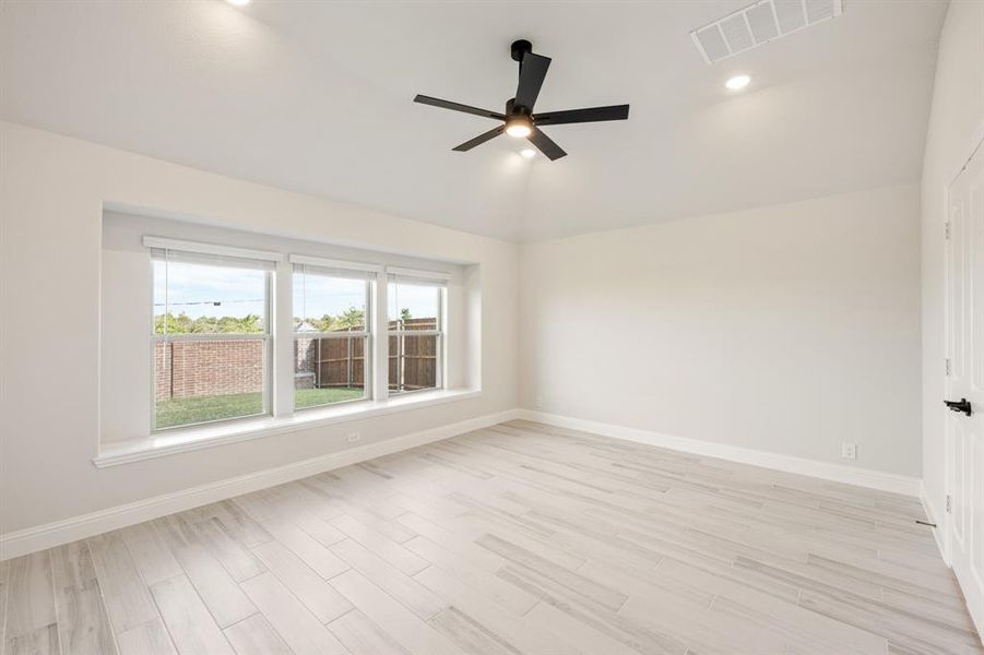 Spacious, unfurnished interior of a new home in Devonshire, Forney (Image 23).