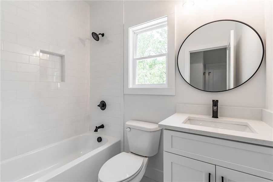 Furnished interior view inside a new home in , Gainesville (Image 9).