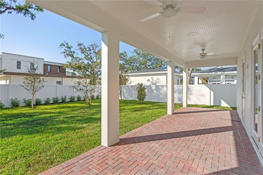 Spacious, unfurnished interior of a new home in , Tampa (Image 17).