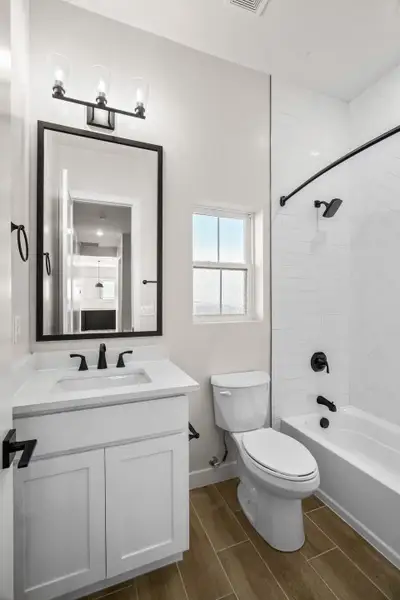 Representative furnished interior of a home built from the Pine Hurst by LEH. Homes in Emerald Estates, El Paso (Image 34). Representative furnished interior of a home built from the Pine Hurst by LEH. Homes in Emerald Estates, El Paso (Image 34).