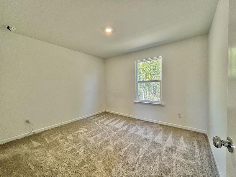 Spacious, unfurnished interior of a new home in , Gainesville (Image 21).