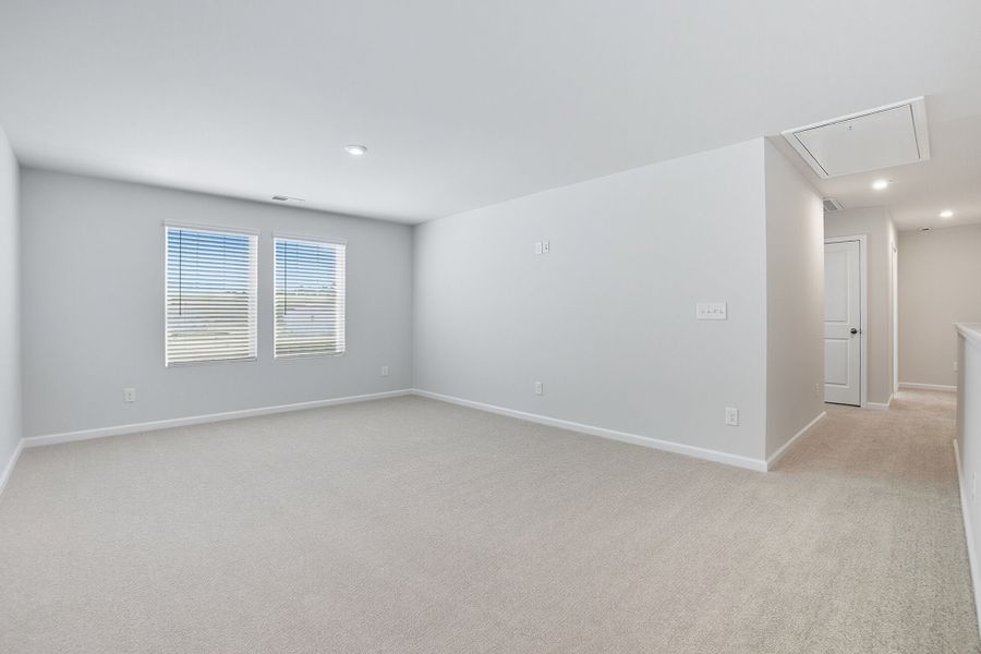 Spacious, unfurnished interior of a new home in Waxhaw Landing, Monroe (Image 26).