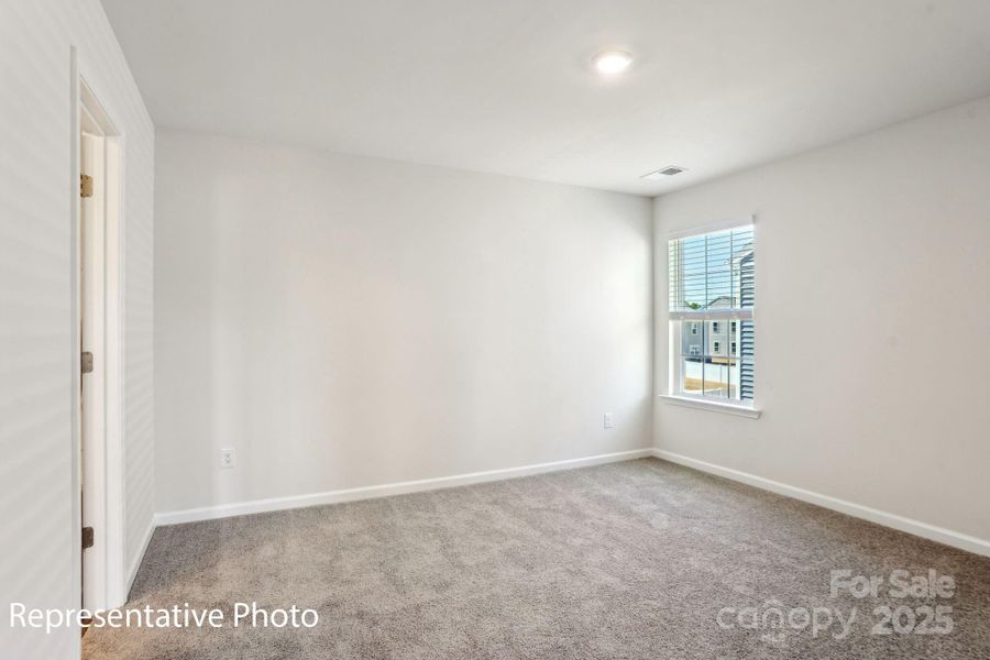 Spacious, unfurnished interior of a new home in Sonoma Hills, Charlotte (Image 29).