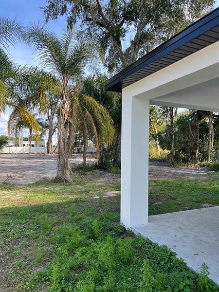 Exterior details and patio area of a home in , St. Cloud (Image 13).