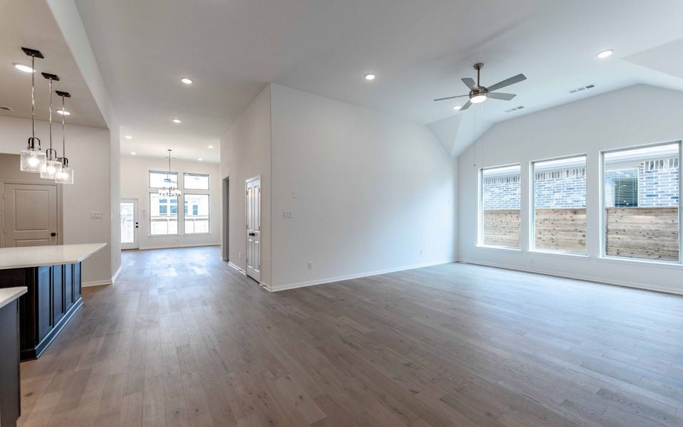 Spacious, unfurnished interior of a new home in Solterra, Mesquite (Image 20).